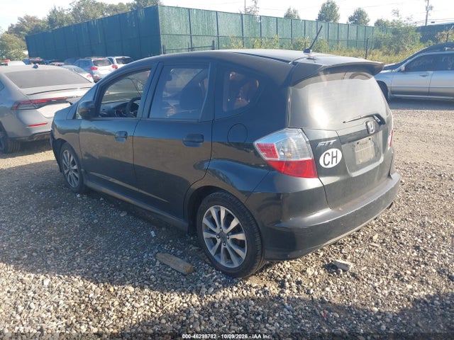 46298782 :رقم المزاد ، JHMGE8H50DC071023 vin ، 2013 Honda Fit Sport مزاد بيع