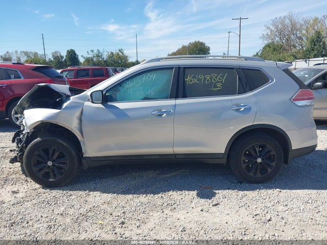 Продаж на аукціоні авто 2015 Nissan Rogue Sv, vin: 5N1AT2MV8FC927585, номер лоту: 46298861