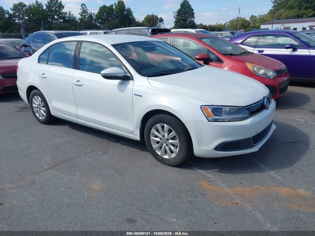 Auction sale of the 2013 Volkswagen Jetta Hybrid Se, vin: 3VW637AJ5DM284517, lot number: 46299121