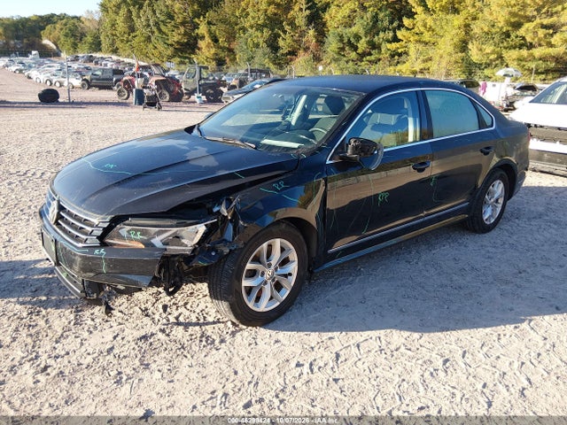 2017 Volkswagen Passat 1.8t S მანქანა იყიდება აუქციონზე, vin: 1VWAT7A32HC043811, აუქციონის ნომერი: 46299424