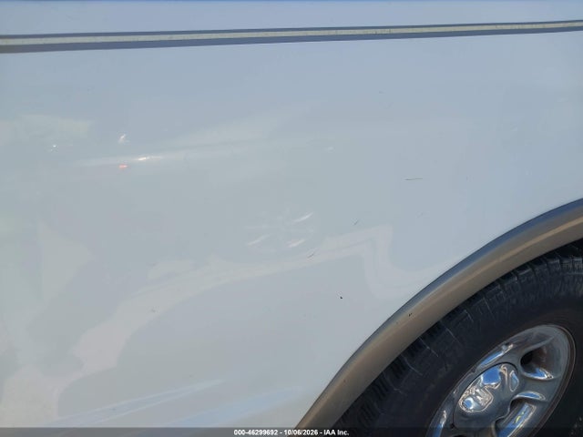 Продаж на аукціоні авто 2001 Ford Expedition Eddie Bauer, vin: 1FMEU17L51LB22333, номер лоту: 46299692