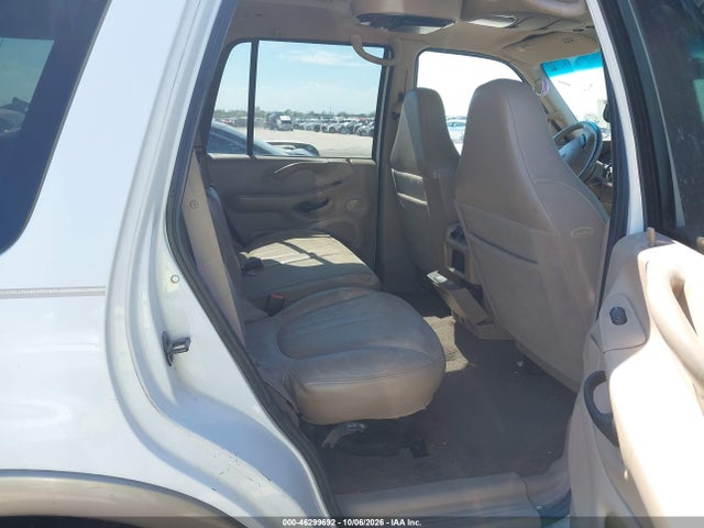 Продаж на аукціоні авто 2001 Ford Expedition Eddie Bauer, vin: 1FMEU17L51LB22333, номер лоту: 46299692