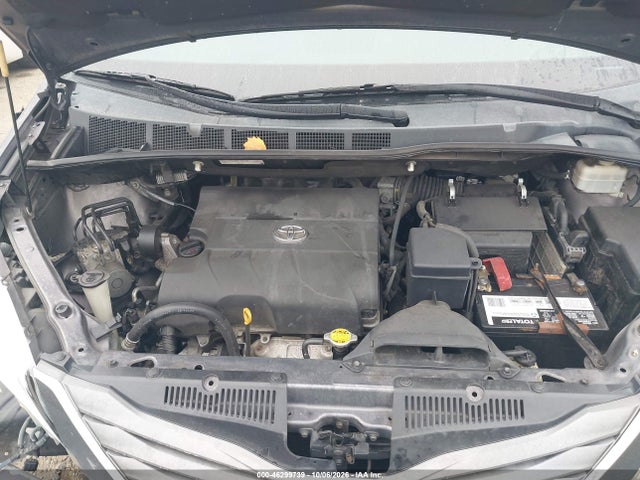 2011 Toyota Sienna Xle V6 მანქანა იყიდება აუქციონზე, vin: 5TDYK3DC2BS159153, აუქციონის ნომერი: 46299739