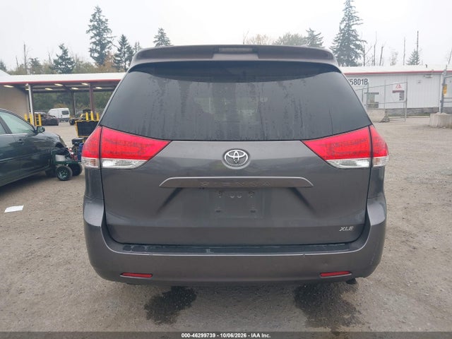 2011 Toyota Sienna Xle V6 მანქანა იყიდება აუქციონზე, vin: 5TDYK3DC2BS159153, აუქციონის ნომერი: 46299739