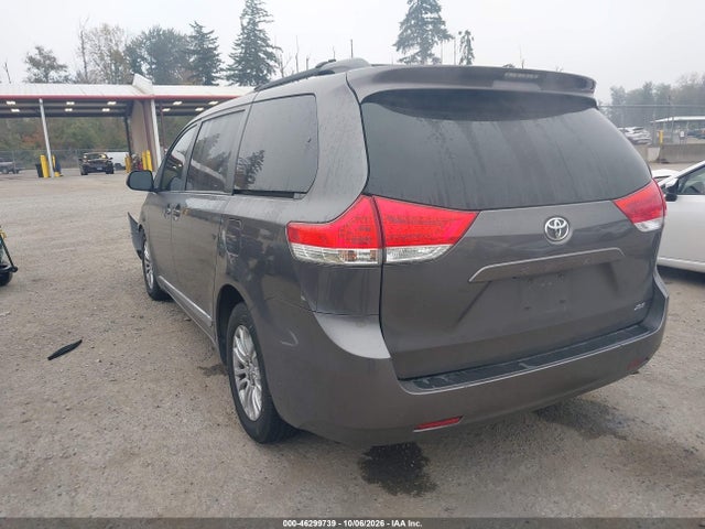 2011 Toyota Sienna Xle V6 მანქანა იყიდება აუქციონზე, vin: 5TDYK3DC2BS159153, აუქციონის ნომერი: 46299739