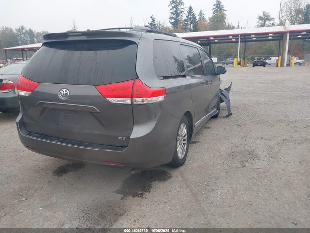2011 Toyota Sienna Xle V6 მანქანა იყიდება აუქციონზე, vin: 5TDYK3DC2BS159153, აუქციონის ნომერი: 46299739