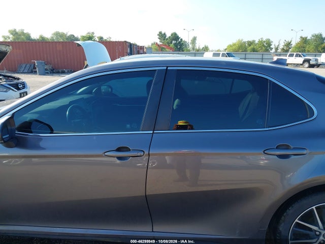 46299949 :رقم المزاد ، 4T1G11AK9NU685113 vin ، 2022 Toyota Camry Se مزاد بيع