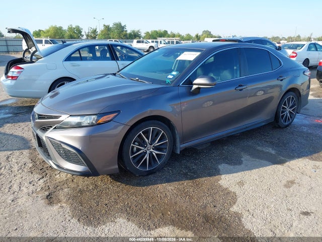 46299949 :رقم المزاد ، 4T1G11AK9NU685113 vin ، 2022 Toyota Camry Se مزاد بيع