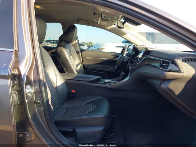 46299949 :رقم المزاد ، 4T1G11AK9NU685113 vin ، 2022 Toyota Camry Se مزاد بيع