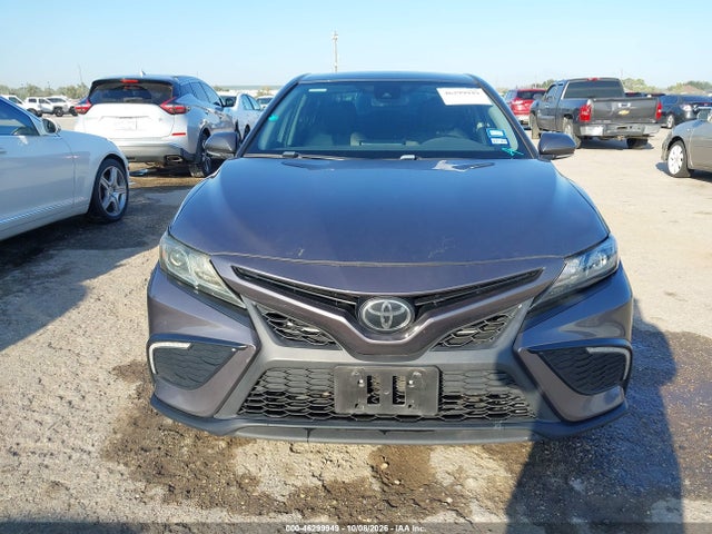 46299949 :رقم المزاد ، 4T1G11AK9NU685113 vin ، 2022 Toyota Camry Se مزاد بيع