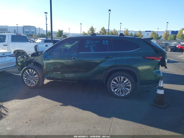 2025 Toyota Highlander Hybrid Platinum მანქანა იყიდება აუქციონზე, vin: 5TDEBRCH9SS669728, აუქციონის ნომერი: 46300013