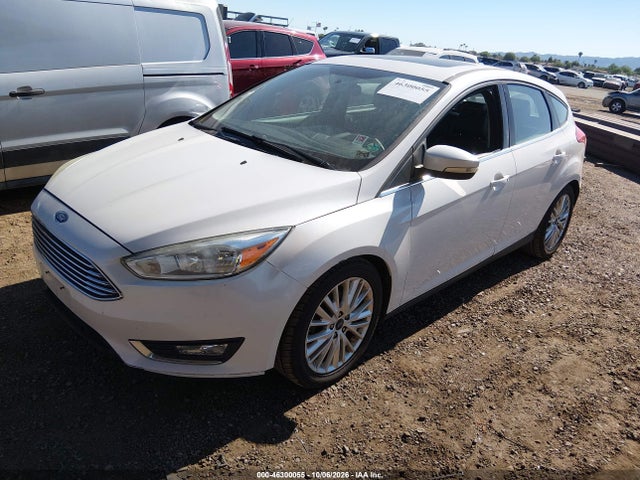 Ford Focus Titanium 2017 1FADP3N26HL230277 Image 2
