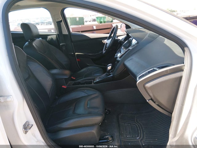 Ford Focus Titanium 2017 1FADP3N26HL230277 Image 5