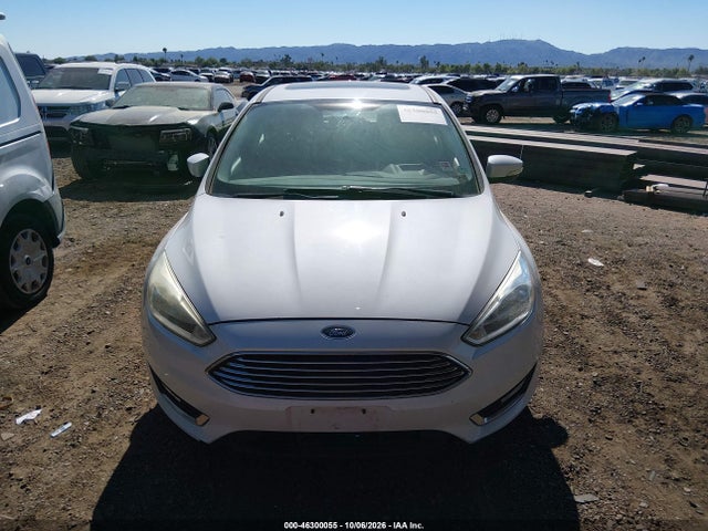 Ford Focus Titanium 2017 1FADP3N26HL230277 Image 6