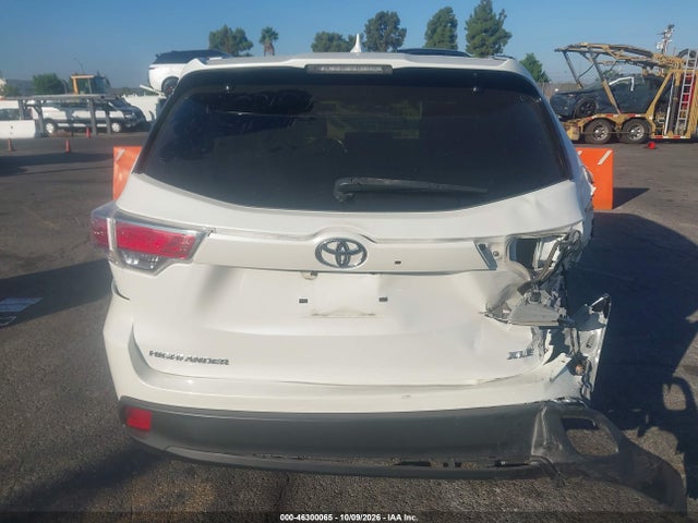 2015 Toyota Highlander Xle V6 მანქანა იყიდება აუქციონზე, vin: 5TDKKRFH4FS074659, აუქციონის ნომერი: 46300065
