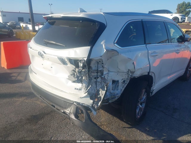 2015 Toyota Highlander Xle V6 მანქანა იყიდება აუქციონზე, vin: 5TDKKRFH4FS074659, აუქციონის ნომერი: 46300065