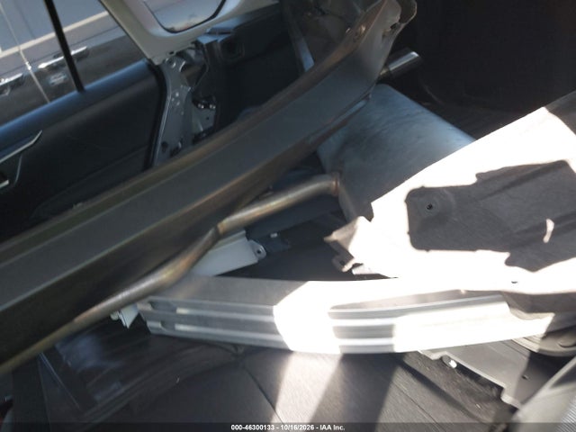 2T3W1RFV4MC152493 Toyota Rav4 Xle