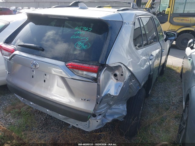 2T3W1RFV4MC152493 Toyota Rav4 Xle