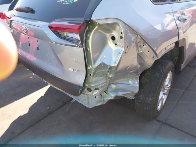 2T3W1RFV4MC152493 Toyota Rav4 Xle