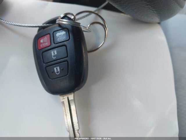 46300263 :رقم المزاد ، 5YFBURHE8GP523154 vin ، 2016 Toyota Corolla Le مزاد بيع