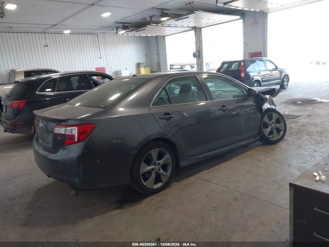 2014 Toyota Camry Se V6 მანქანა იყიდება აუქციონზე, vin: 4T1BK1FK0EU540414, აუქციონის ნომერი: 46300361
