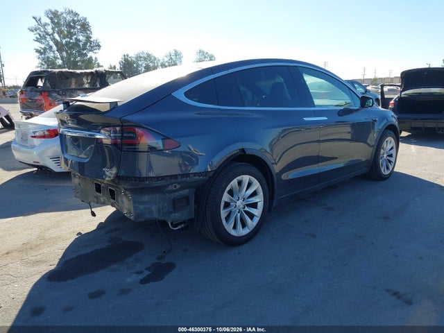 Tesla Model X 100d/75d/90d 2017 5YJXCBE29HF078382 Image 4