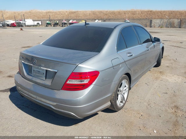 46300427 :رقم المزاد ، WDDGF4HB7CA644738 vin ، 2012 Mercedes-benz C 250 Luxury/sport مزاد بيع