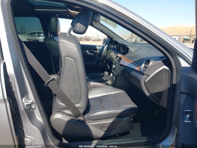 46300427 :رقم المزاد ، WDDGF4HB7CA644738 vin ، 2012 Mercedes-benz C 250 Luxury/sport مزاد بيع