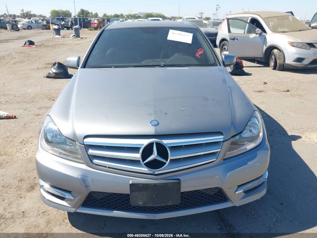 46300427 :رقم المزاد ، WDDGF4HB7CA644738 vin ، 2012 Mercedes-benz C 250 Luxury/sport مزاد بيع