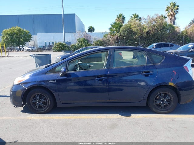 Продажа на аукционе авто 2015 Toyota Prius Three, vin: JTDKN3DUXF0438462, номер лота: 46300461