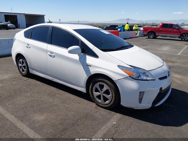 46300514 :رقم المزاد ، JTDKN3DU1D5590131 vin ، 2013 Toyota Prius Three مزاد بيع