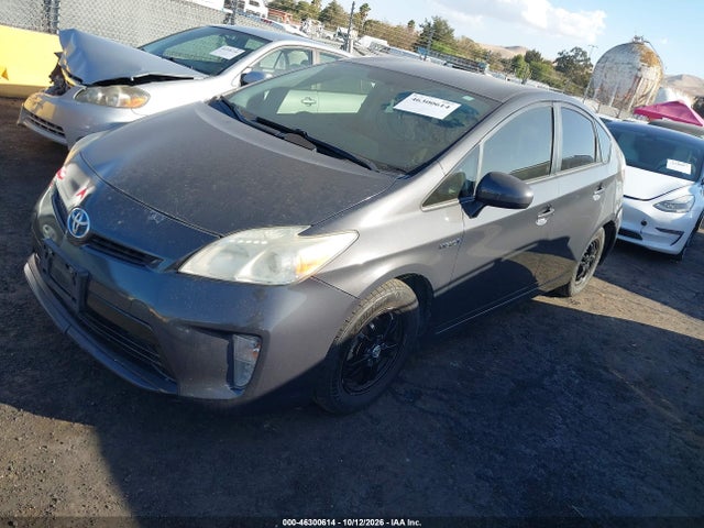 Toyota Prius Two 2015 JTDKN3DU4F0480951 Image 2