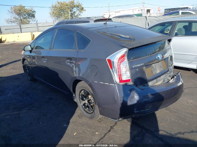 Toyota Prius Two 2015 JTDKN3DU4F0480951 Image 3