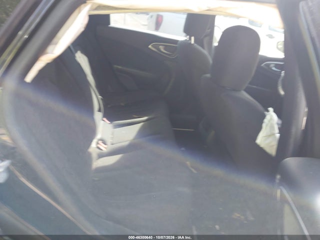 2015 Chrysler 200 Limited მანქანა იყიდება აუქციონზე, vin: 1C3CCCAB7FN608507, აუქციონის ნომერი: 46300640