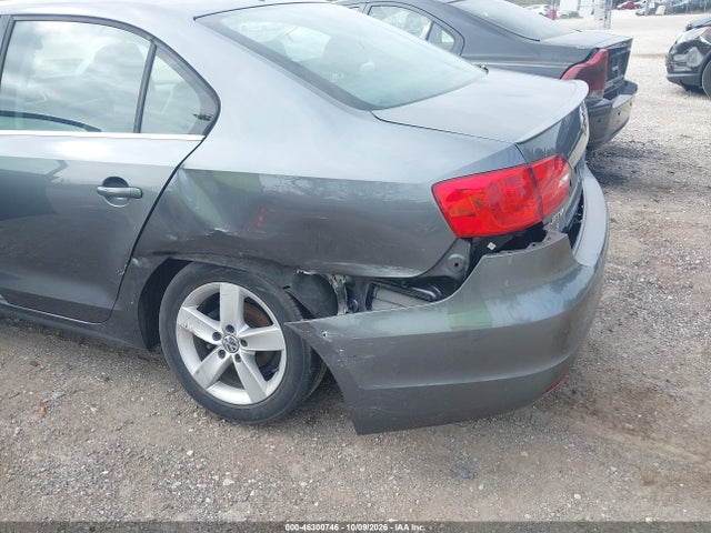 46300746 :رقم المزاد ، 3VWLL7AJ7EM418321 vin ، 2014 Volkswagen Jetta 2.0l Tdi مزاد بيع