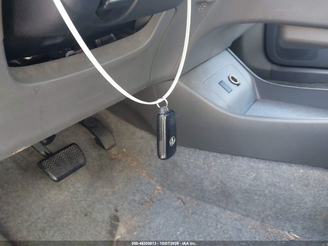 46300813 :رقم المزاد ، JTDKN3DU7A5220118 vin ، 2010 Toyota Prius Iii مزاد بيع