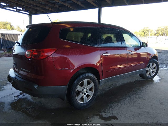 46300824 :رقم المزاد ، 1GNLRFED6AJ256700 vin ، 2010 Chevrolet Traverse Lt مزاد بيع