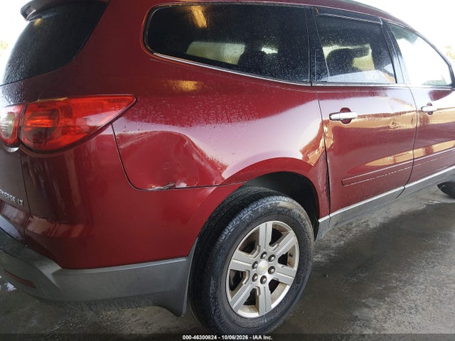 46300824 :رقم المزاد ، 1GNLRFED6AJ256700 vin ، 2010 Chevrolet Traverse Lt مزاد بيع