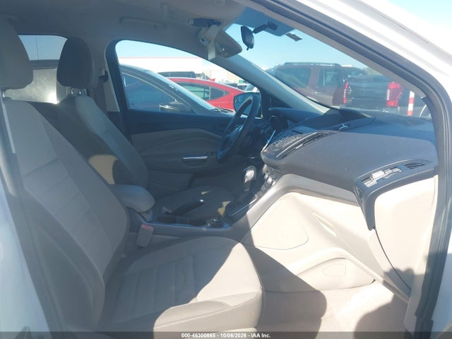 46300865 :رقم المزاد ، 1FMCU0GX5DUC13752 vin ، 2013 Ford Escape Se مزاد بيع