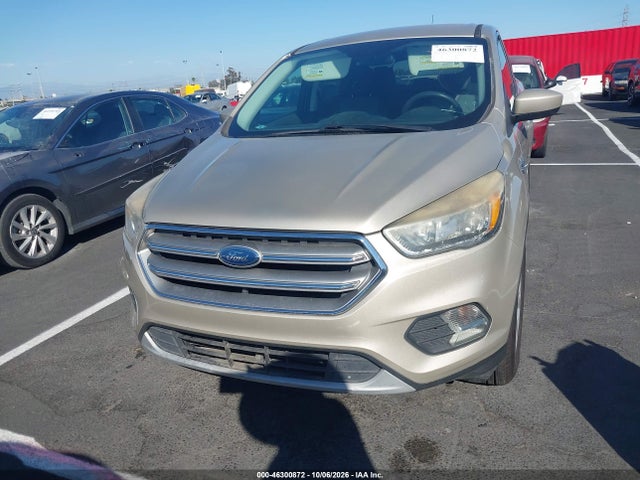 Продажа на аукционе авто 2017 Ford Escape Se, vin: 1FMCU0GD0HUE53447, номер лота: 46300872