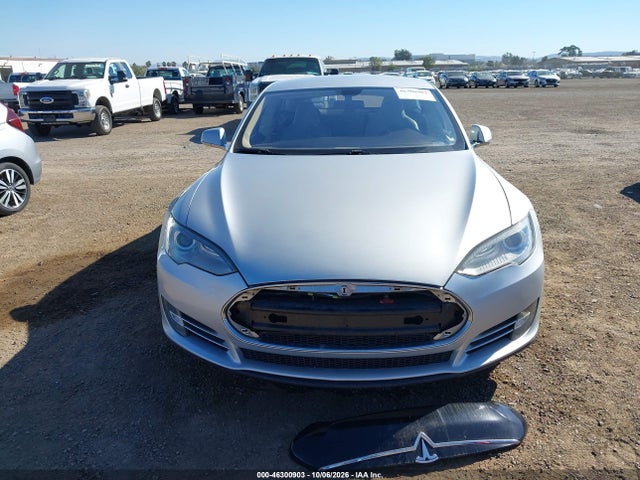 46300903 :رقم المزاد ، 5YJSA1CN0DFP19792 vin ، 2013 Tesla Model S مزاد بيع