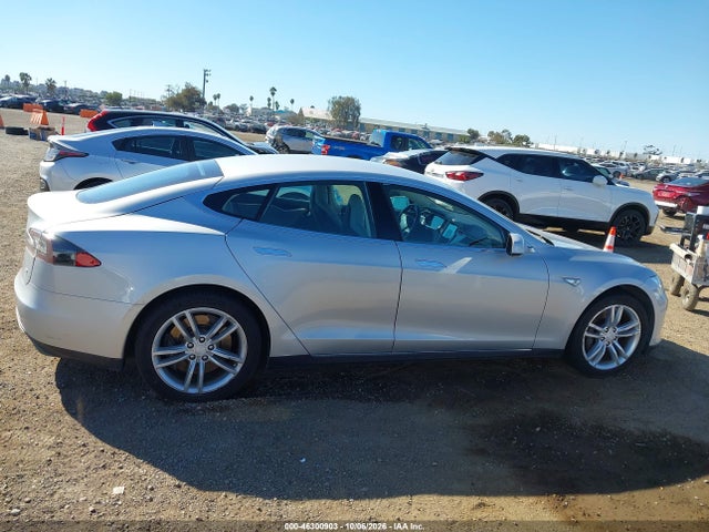 46300903 :رقم المزاد ، 5YJSA1CN0DFP19792 vin ، 2013 Tesla Model S مزاد بيع