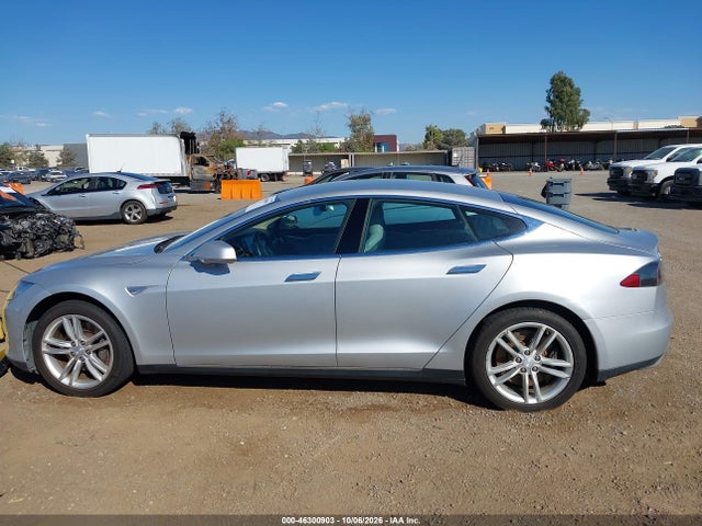 46300903 :رقم المزاد ، 5YJSA1CN0DFP19792 vin ، 2013 Tesla Model S مزاد بيع
