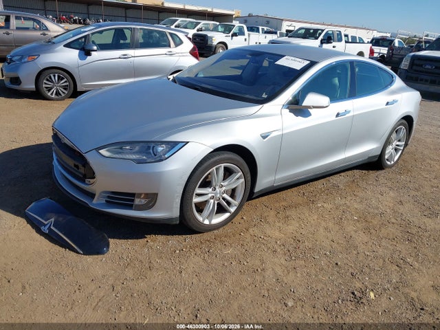 46300903 :رقم المزاد ، 5YJSA1CN0DFP19792 vin ، 2013 Tesla Model S مزاد بيع
