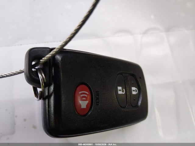 46300981 :رقم المزاد ، JTDKN3DU6F0414983 vin ، 2015 Toyota Prius Three مزاد بيع