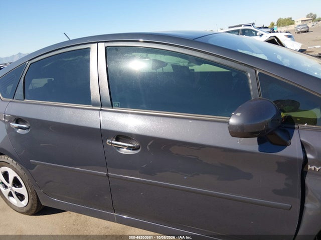 46300981 :رقم المزاد ، JTDKN3DU6F0414983 vin ، 2015 Toyota Prius Three مزاد بيع