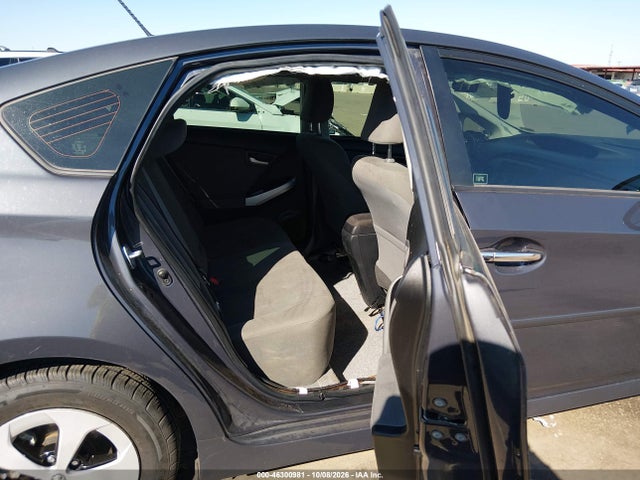 46300981 :رقم المزاد ، JTDKN3DU6F0414983 vin ، 2015 Toyota Prius Three مزاد بيع