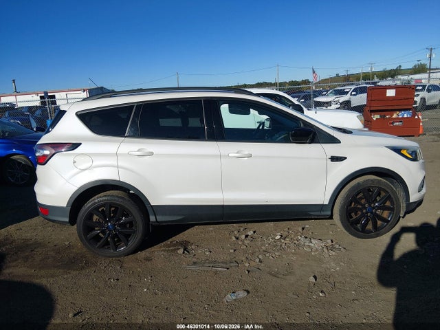 Продаж на аукціоні авто 2018 Ford Escape Se, vin: 1FMCU9GD0JUB33152, номер лоту: 46301014