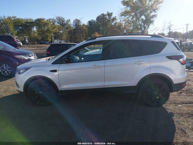 Продаж на аукціоні авто 2018 Ford Escape Se, vin: 1FMCU9GD0JUB33152, номер лоту: 46301014