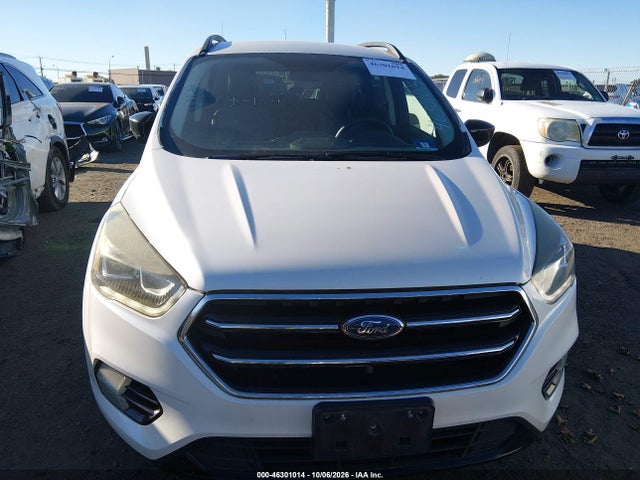 Продаж на аукціоні авто 2018 Ford Escape Se, vin: 1FMCU9GD0JUB33152, номер лоту: 46301014
